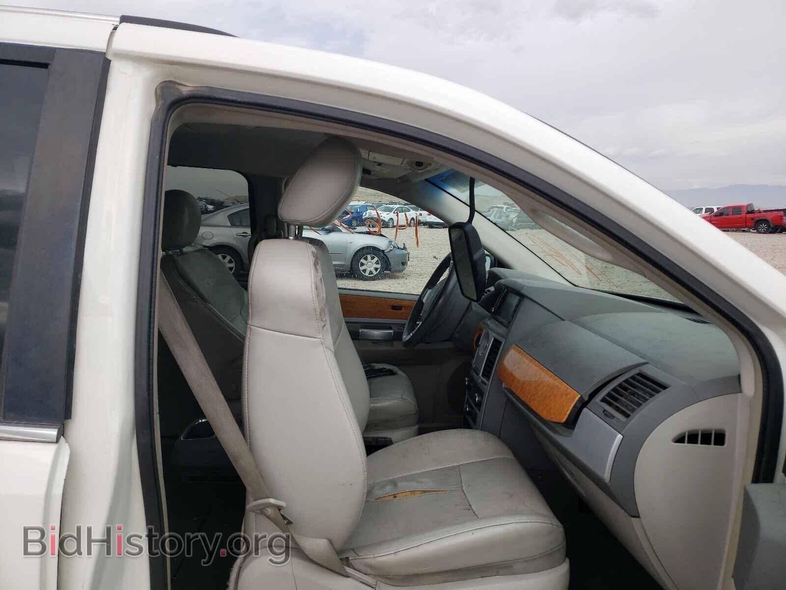 2008 CHRYSLER MINIVAN - VIN: 2A8HR64XX8R100314 - Фото 5