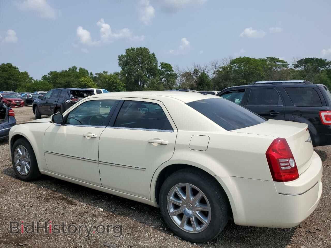 2009 CHRYSLER 300 - VIN: 2C3LA53V49H553651 - Фото 2