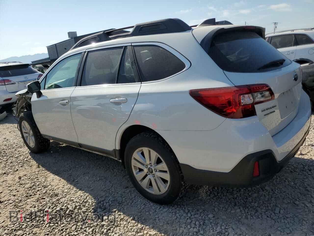 2018 SUBARU OUTBACK - VIN: 4S4BSACC5J3245919 - Фото 2