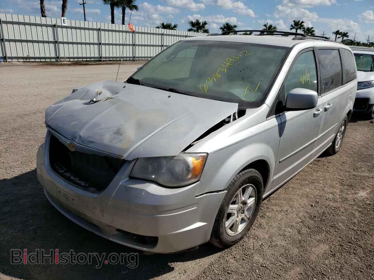 2009 CHRYSLER MINIVAN - VIN: 2A8HR54119R609117 - Фото 2