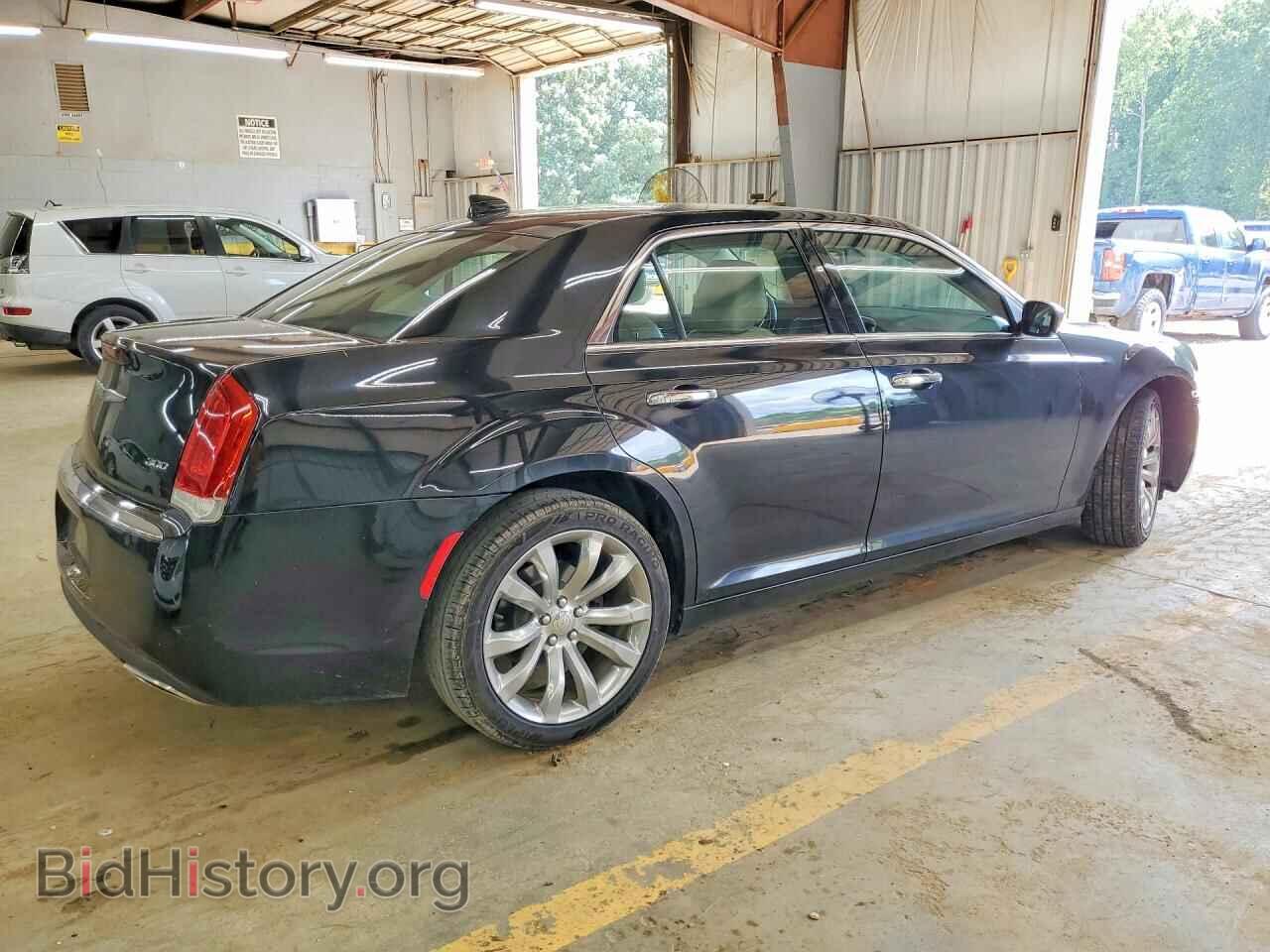 2019 CHRYSLER 300 - VIN: 2C3CCAEG9KH528607 - Фото 3