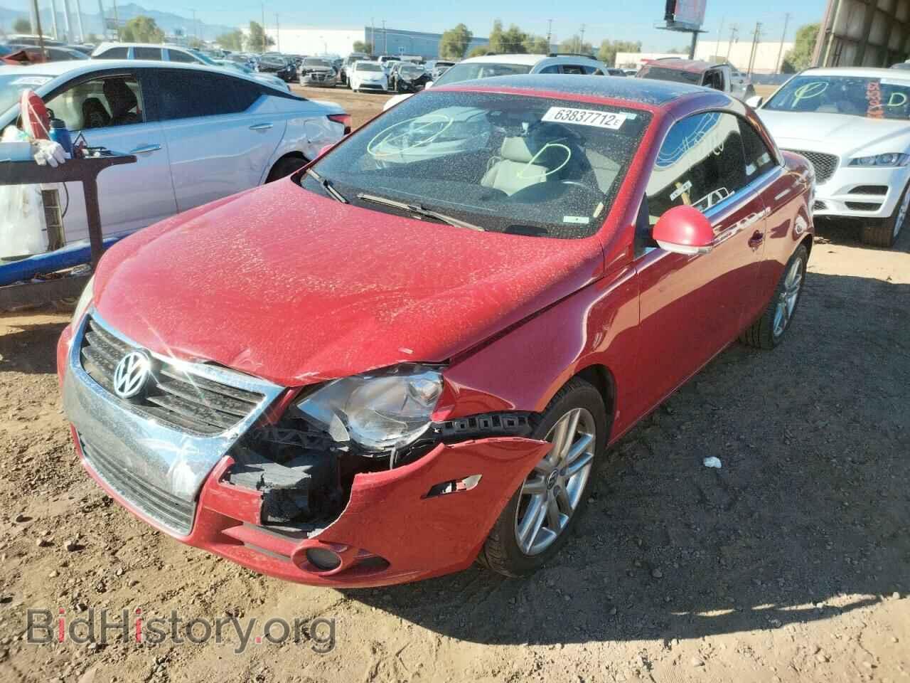 2008 VOLKSWAGEN EOS - VIN: WVWFA71FX8V006745 - Фото 2
