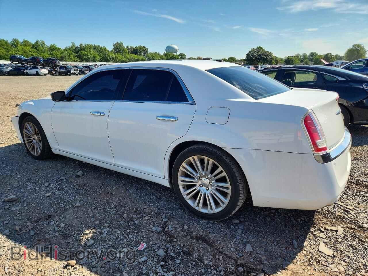 2011 CHRYSLER 300 - VIN: 2C3CA6CTXBH580959 - Photo 2