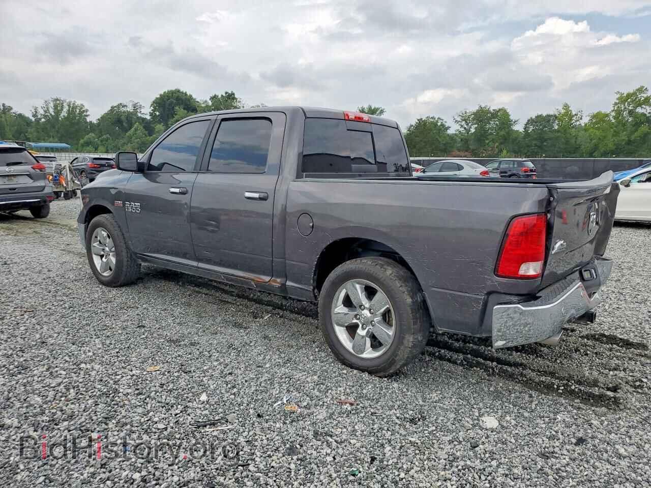 2017 RAM 1500 - VIN: 3C6RR6LT5HG521400 - Photo 2