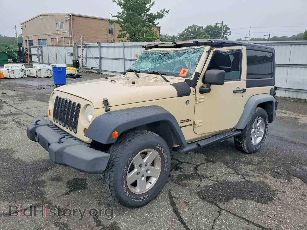 Photo 1J4AA2D17BL574011 - JEEP WRANGLER 2011