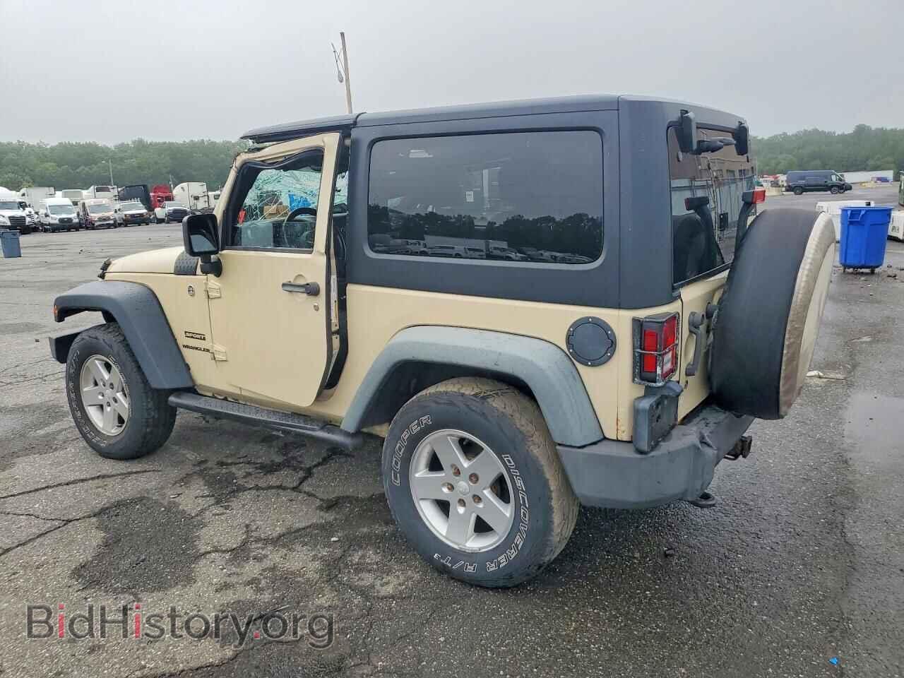 2011 JEEP WRANGLER - VIN: 1J4AA2D17BL574011 - Фото 2
