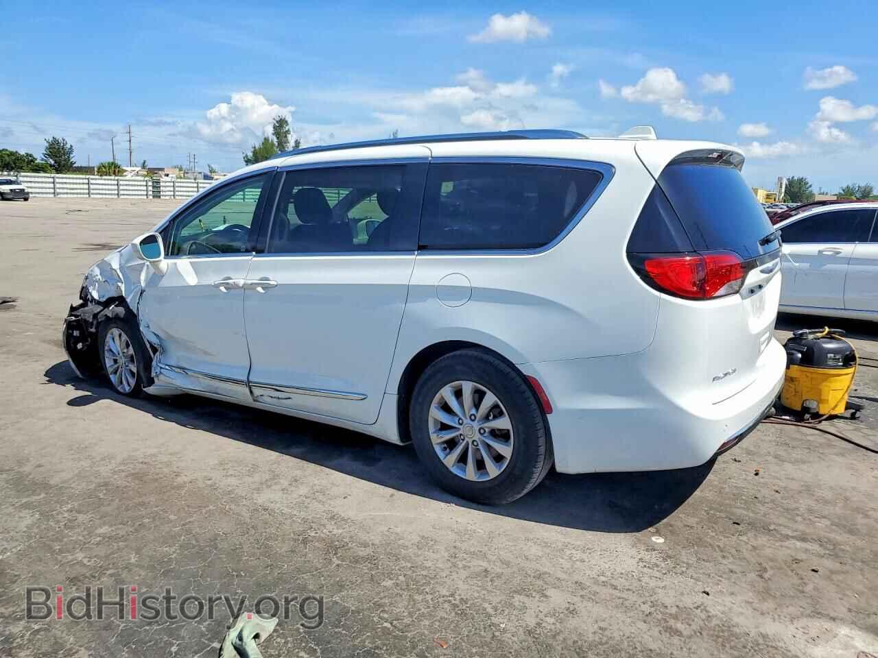 2019 CHRYSLER PACIFICA - VIN: 2C4RC1BG9KR554614 - Фото 2
