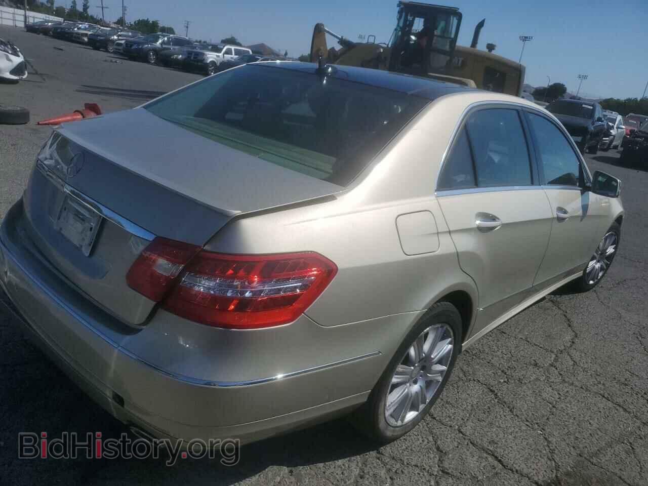 2013 MERCEDES-BENZ E-CLASS - VIN: WDDHF5KB4DA691312 - Фото 3