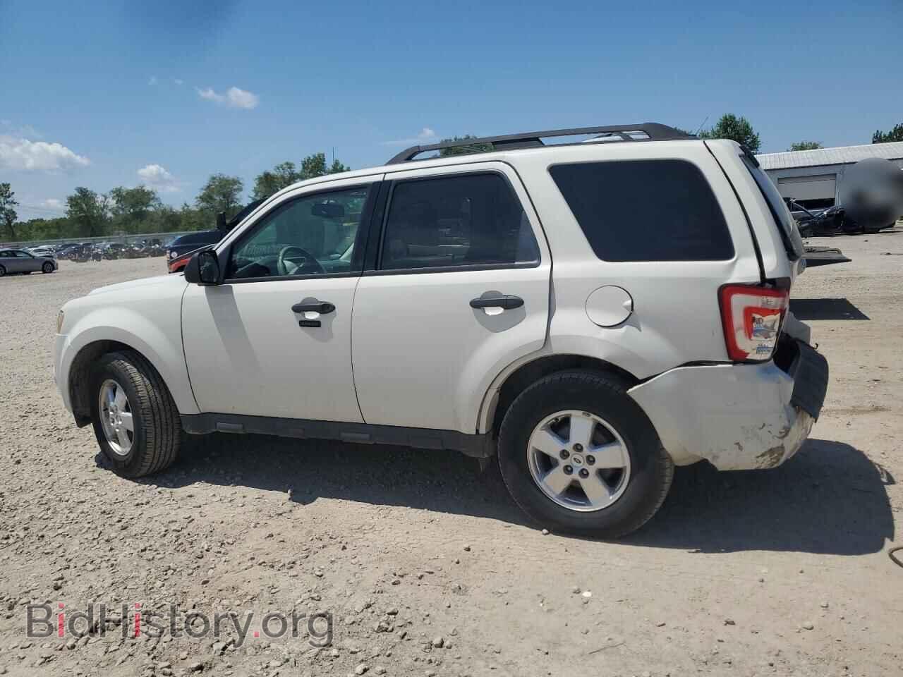 2011 FORD ESCAPE - VIN: 1FMCU0D71BKA43497 - Фото 2