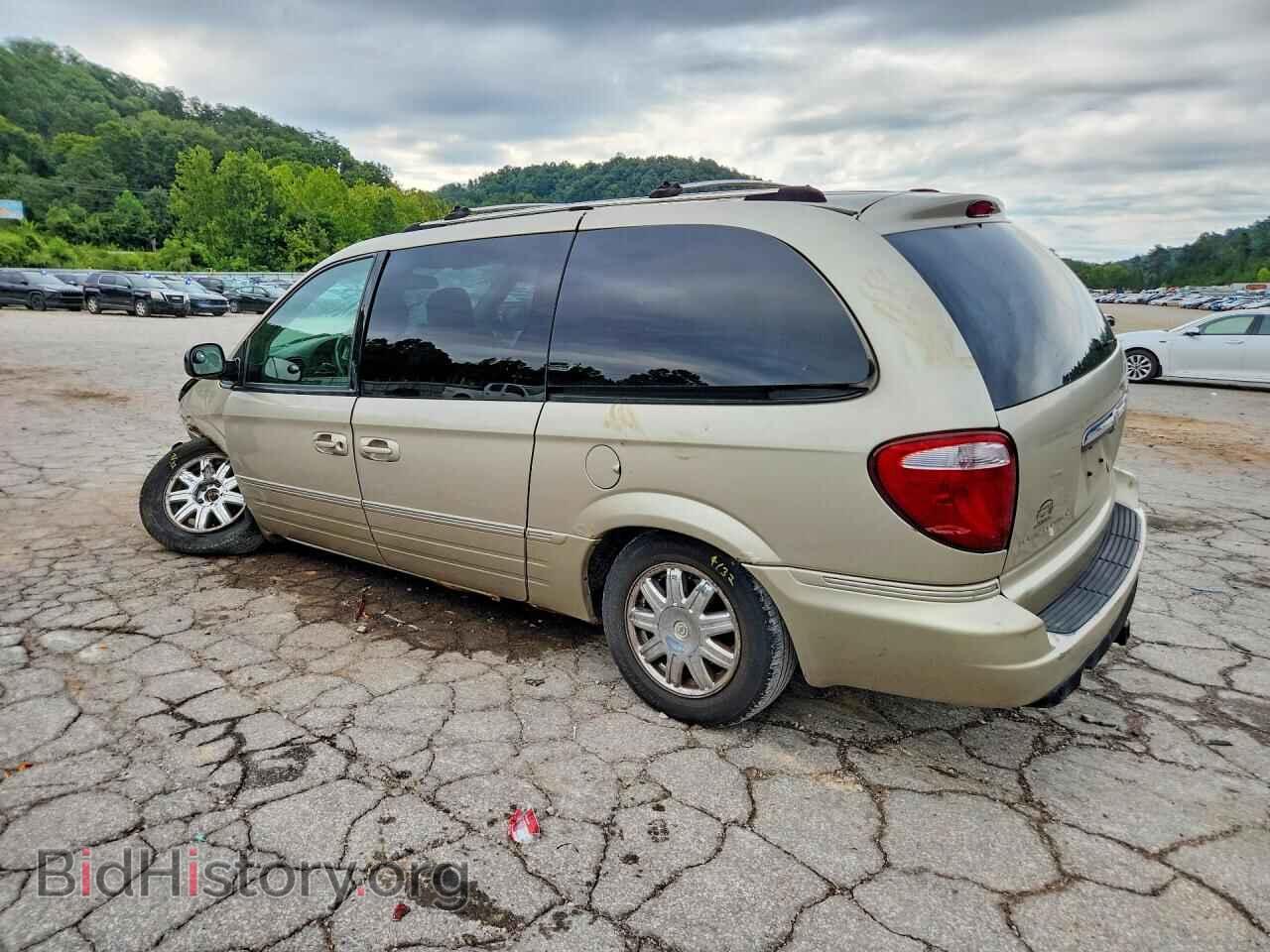 2005 CHRYSLER MINIVAN - VIN: 2C8GP64L25R151497 - Photo 2