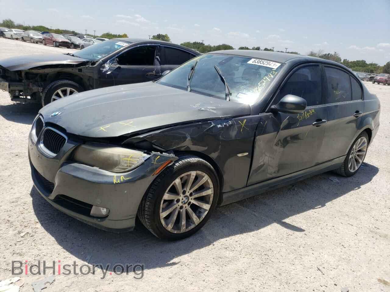 Photo WBAPH7C57BE682952 - BMW 3 SERIES 2011