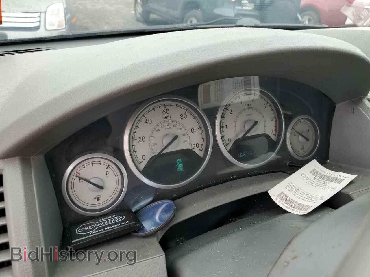 2008 CHRYSLER MINIVAN - VIN: 2A8HR54P48R821545 - Фото 9