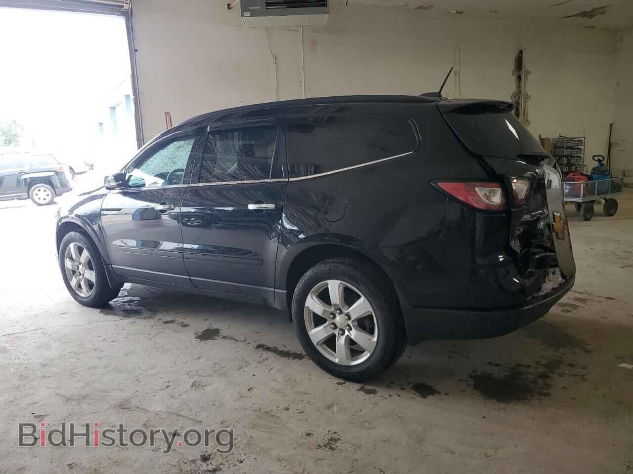 2017 CHEVROLET TRAVERSE - VIN: 1GNKRGKD8HJ258576 - Фото 2