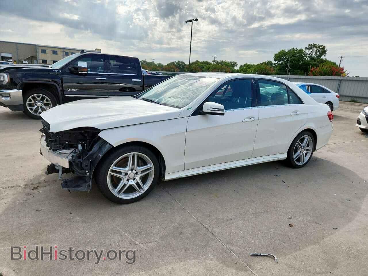 Photo WDDHF5KB1EA851860 - MERCEDES-BENZ E-CLASS 2014