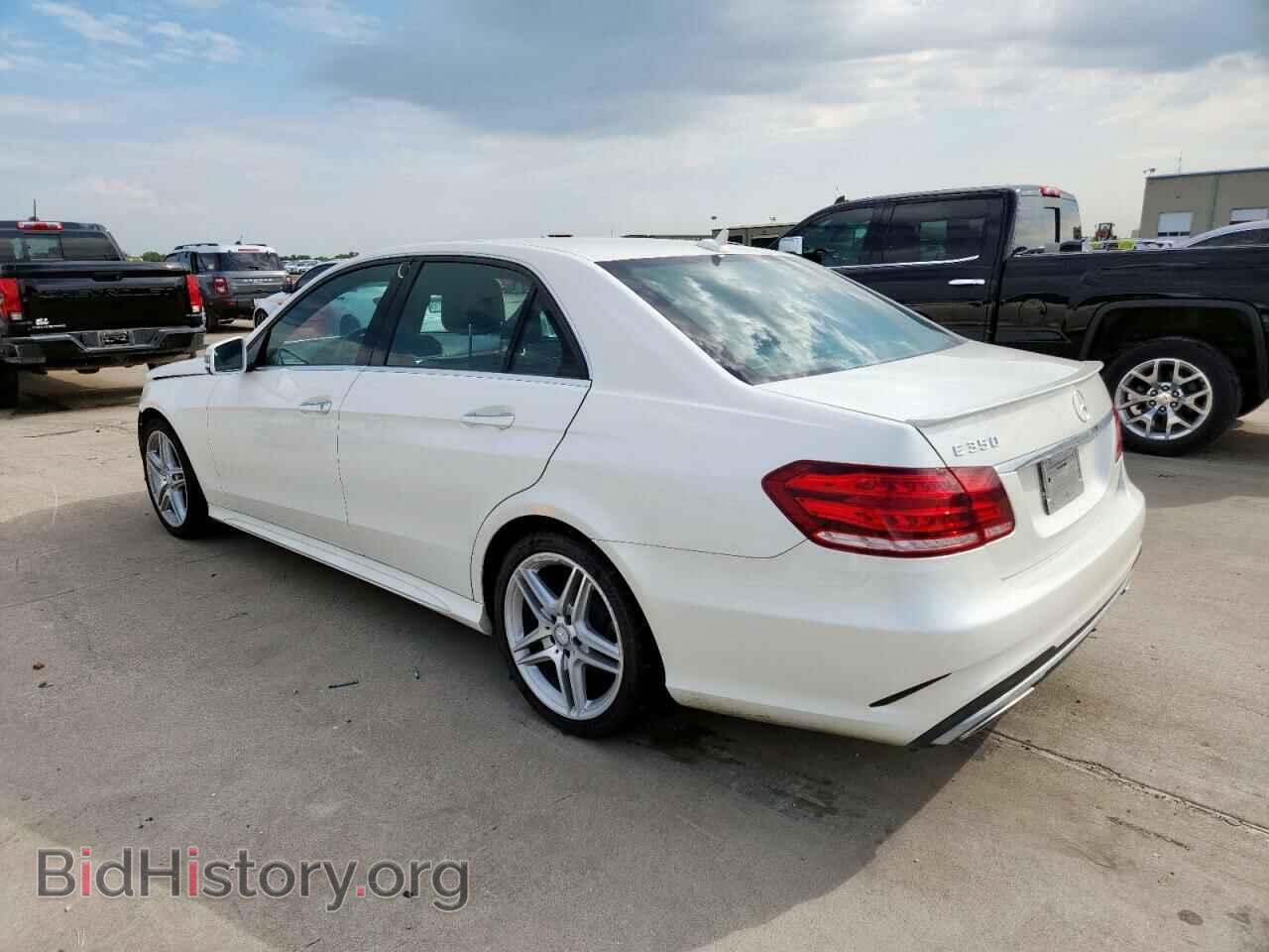 2014 MERCEDES-BENZ E-CLASS - VIN: WDDHF5KB1EA851860 - Фото 2