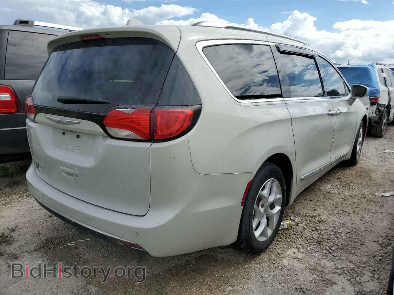 2017 CHRYSLER PACIFICA - VIN: 2C4RC1EG3HR784623 - Photo 4