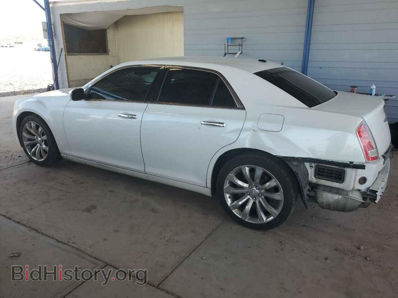 2013 CHRYSLER 300 - VIN: 2C3CCAAG7DH662170 - Фото 2