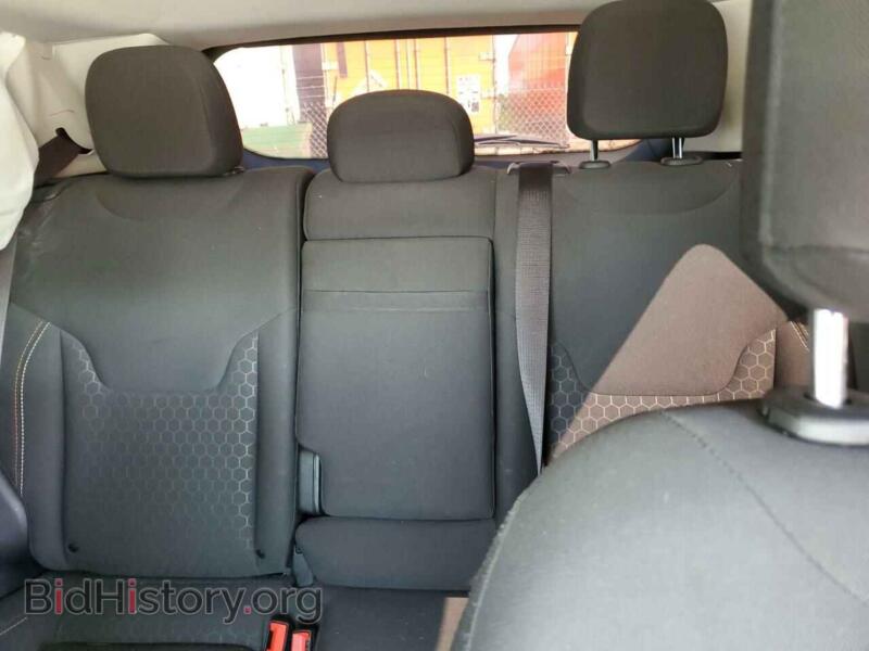 2019 Jeep COMPASS (VIN 3C4NJDAB9KT768348) — photo 10 of 13