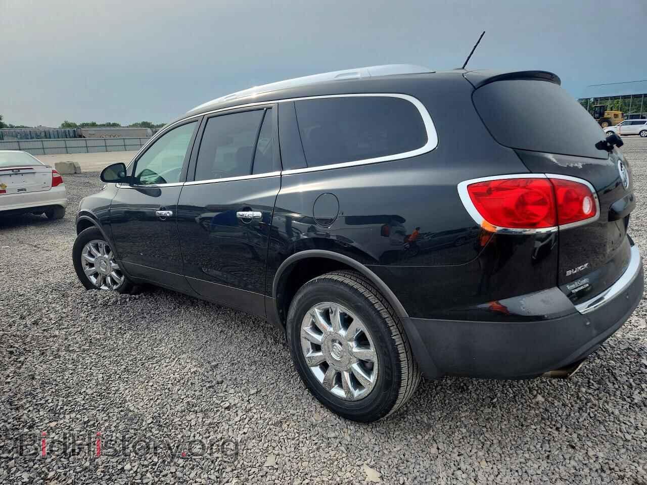 2011 BUICK ENCLAVE - VIN: 5GAKRCED1BJ104104 - Photo 2