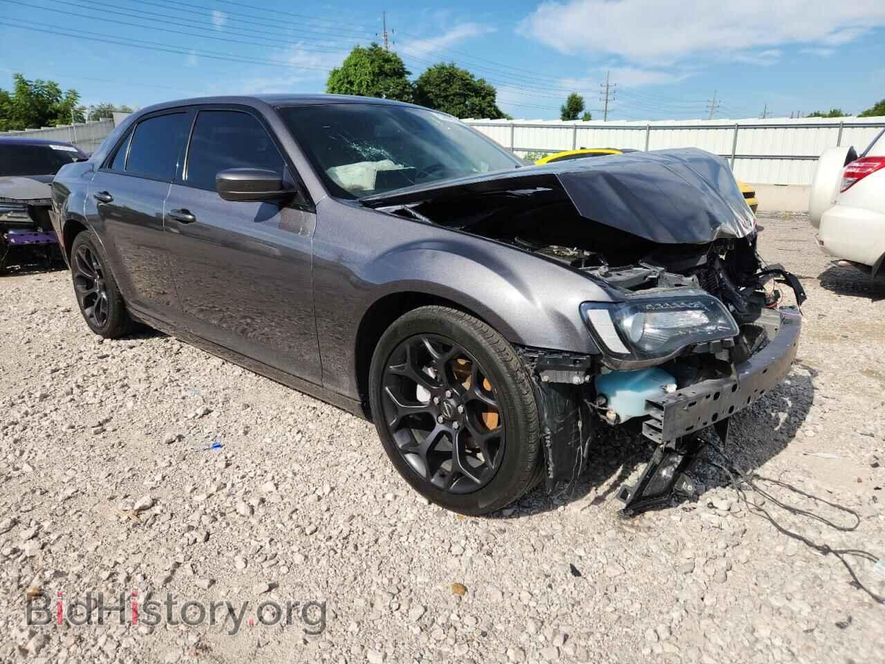 2019 CHRYSLER 300 - VIN: 2C3CCABG0KH577831 - Фото 4