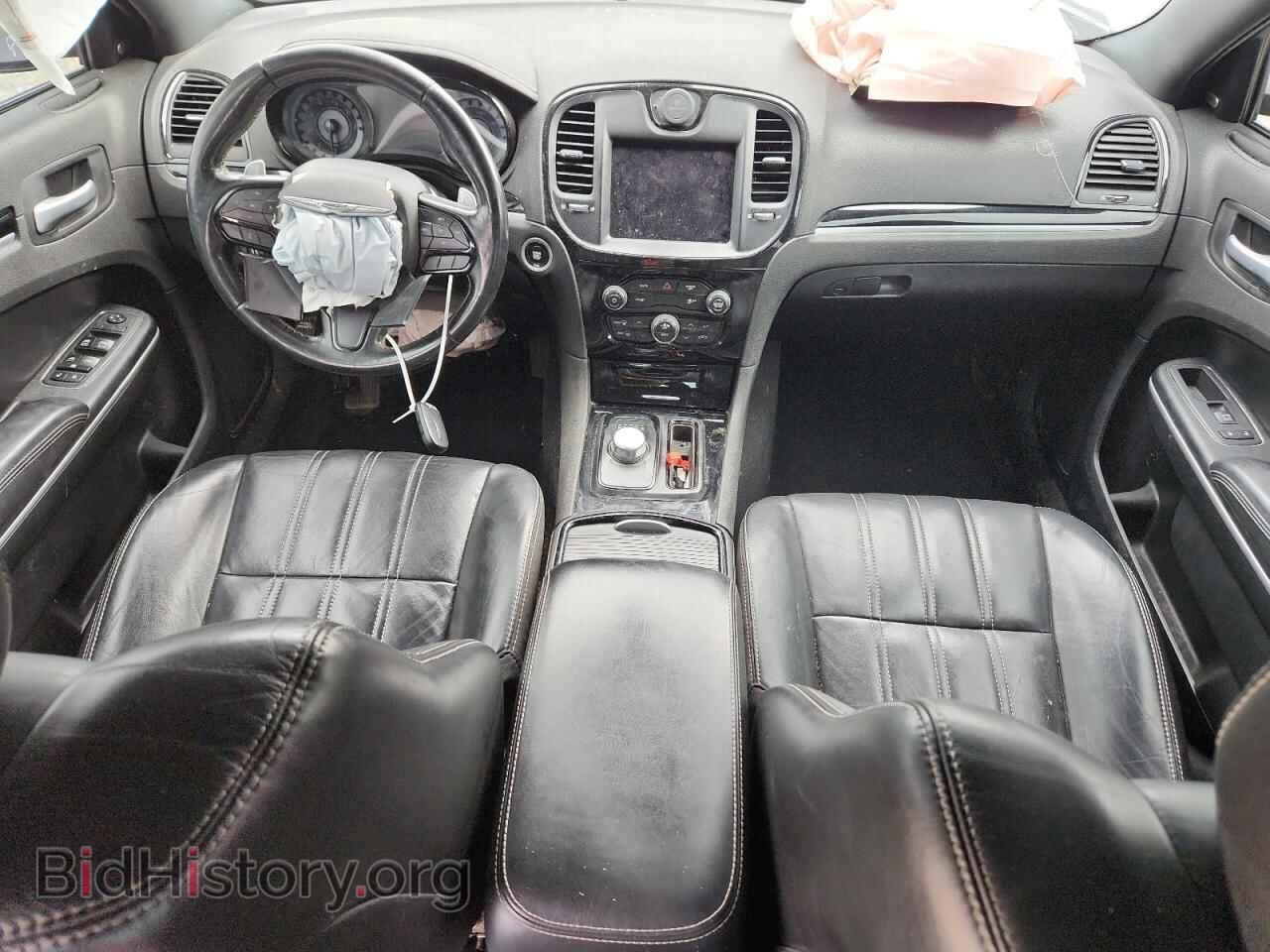 2019 CHRYSLER 300 - VIN: 2C3CCABG0KH577831 - Фото 8