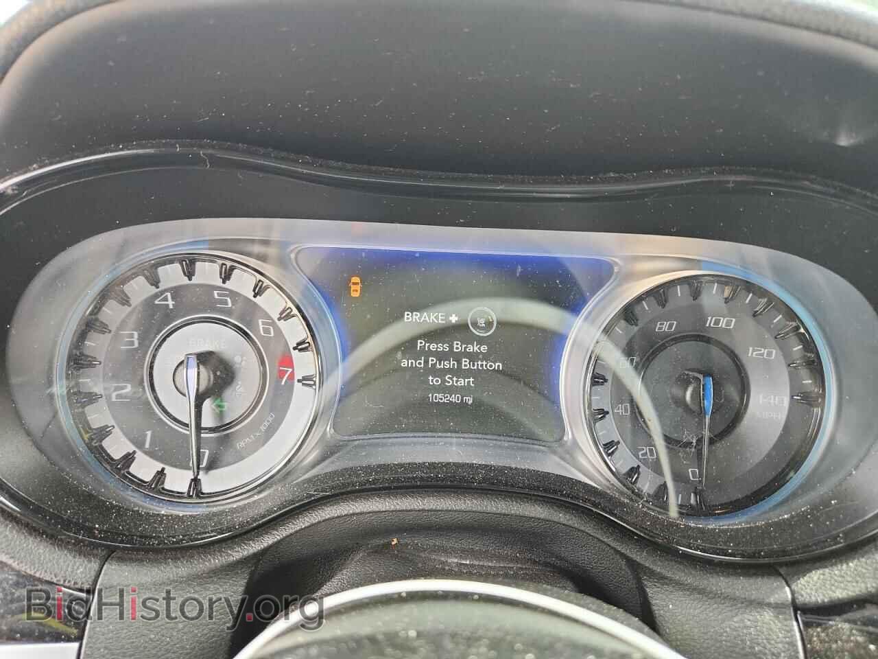 2019 CHRYSLER 300 - VIN: 2C3CCABG0KH577831 - Фото 9