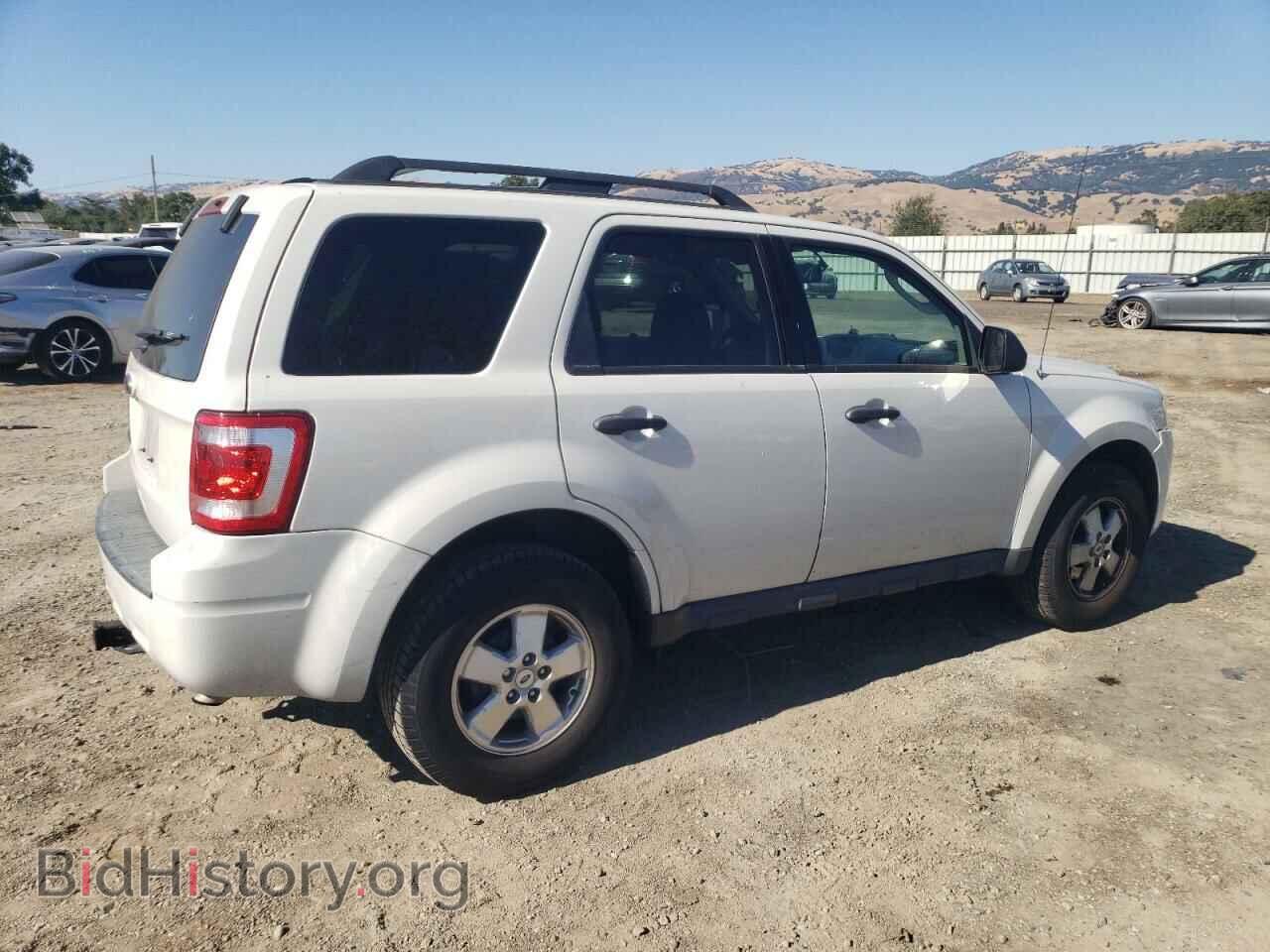 2011 FORD ESCAPE - VIN: 1FMCU0D74BKC23590 - Фото 3
