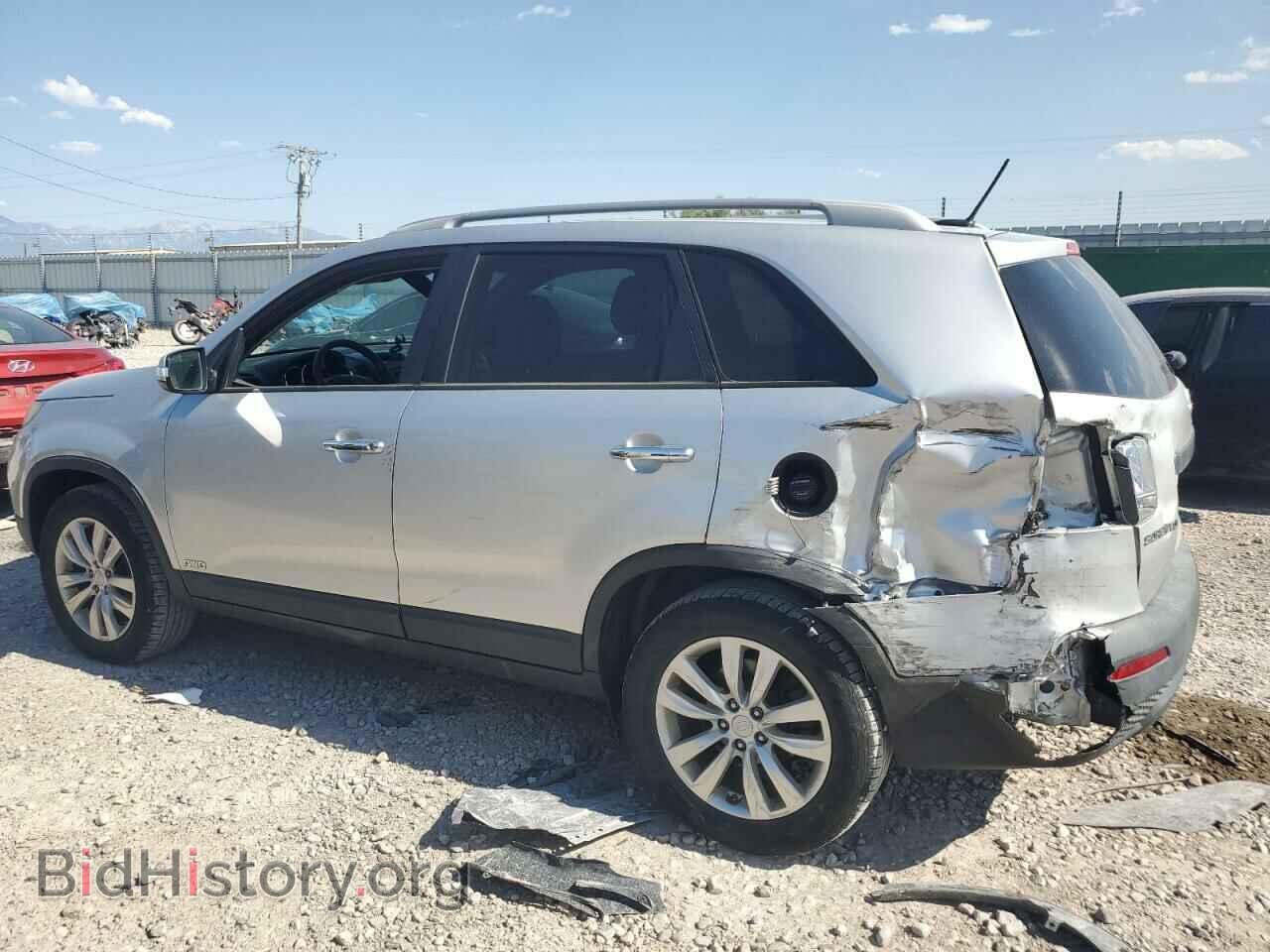 2011 KIA SORENTO - VIN: 5XYKTDA28BG080703 - Фото 2