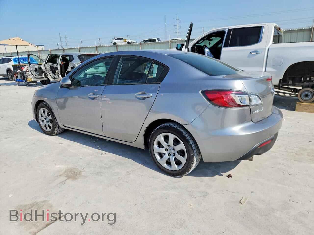 2011 MAZDA 3 - VIN: JM1BL1UG5B1381662 - Photo 2
