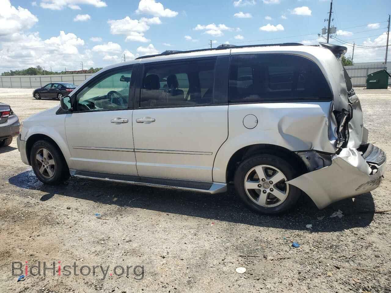 2010 DODGE CARAVAN - VIN: 2D4RN3D12AR411021 - Photo 2