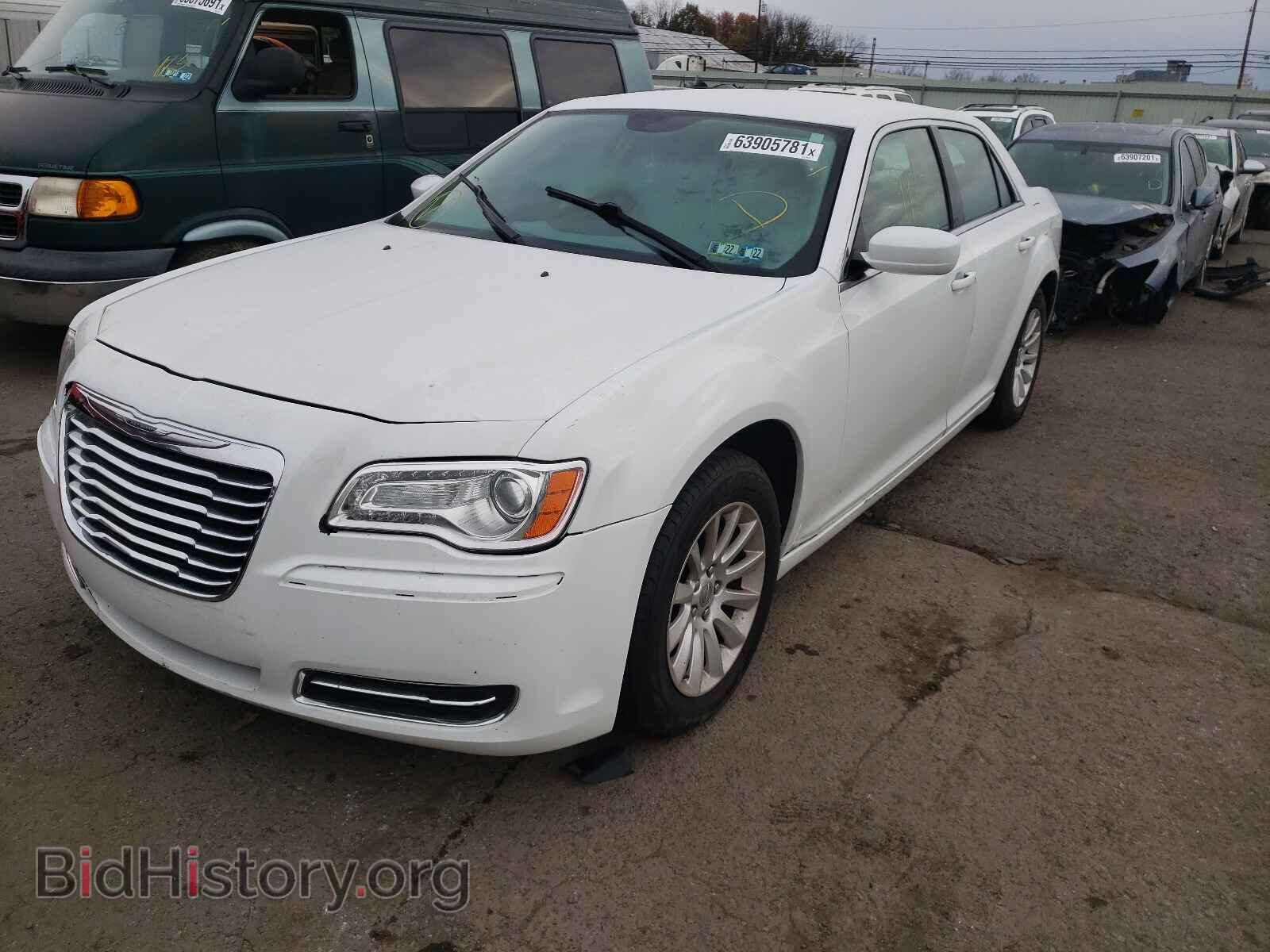 2013 CHRYSLER 300 - VIN: 2C3CCAAG2DH703210 - Фото 2