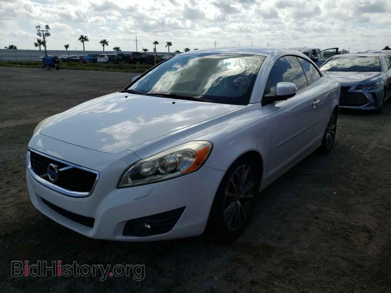 2012 VOLVO C70 - VIN: YV1672MC7CJ123616 - Фото 2