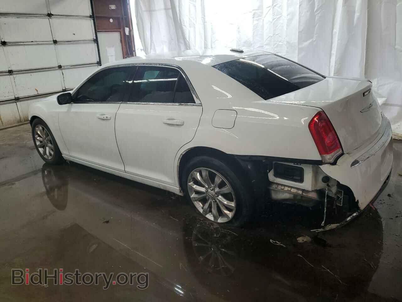 2015 CHRYSLER 300 - VIN: 2C3CCARG2FH757243 - Фото 2