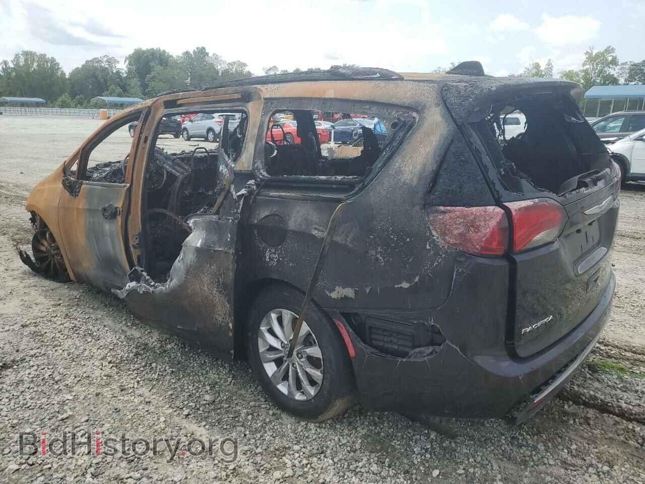 2018 CHRYSLER PACIFICA - VIN: 2C4RC1EG3JR144112 - Photo 2