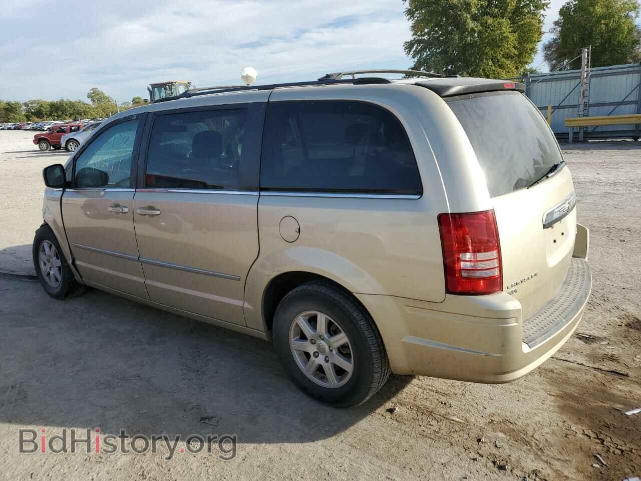 2010 CHRYSLER MINIVAN - VIN: 2A4RR8DX8AR494175 - Фото 2