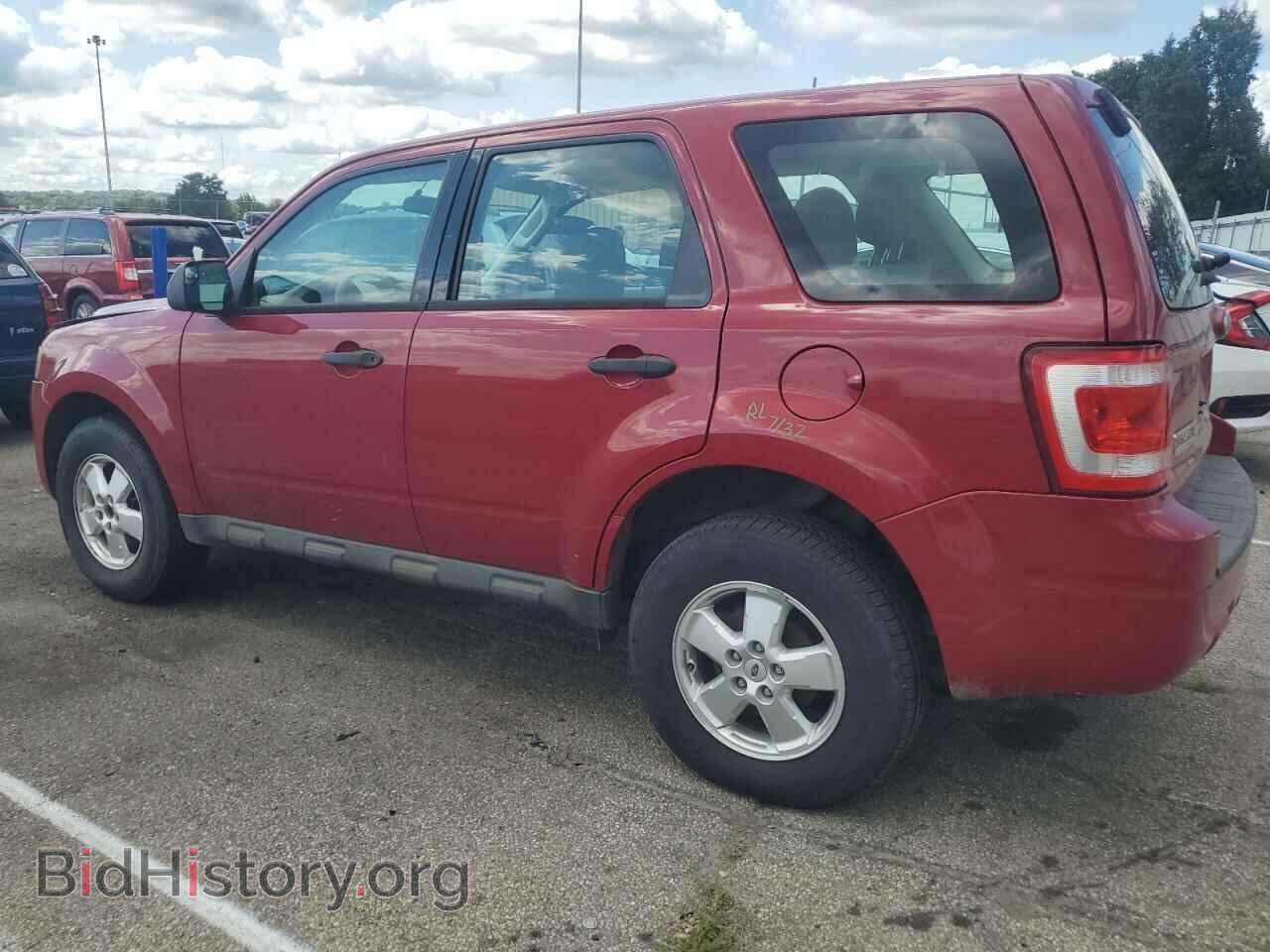 2011 FORD ESCAPE - VIN: 1FMCU0C71BKB02162 - Фото 2