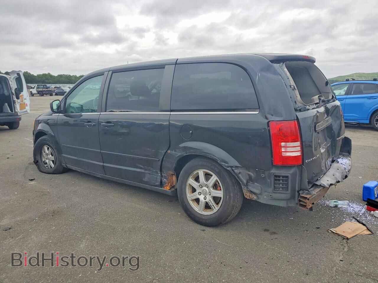 2010 CHRYSLER MINIVAN - VIN: 2A4RR2D17AR414678 - Photo 2