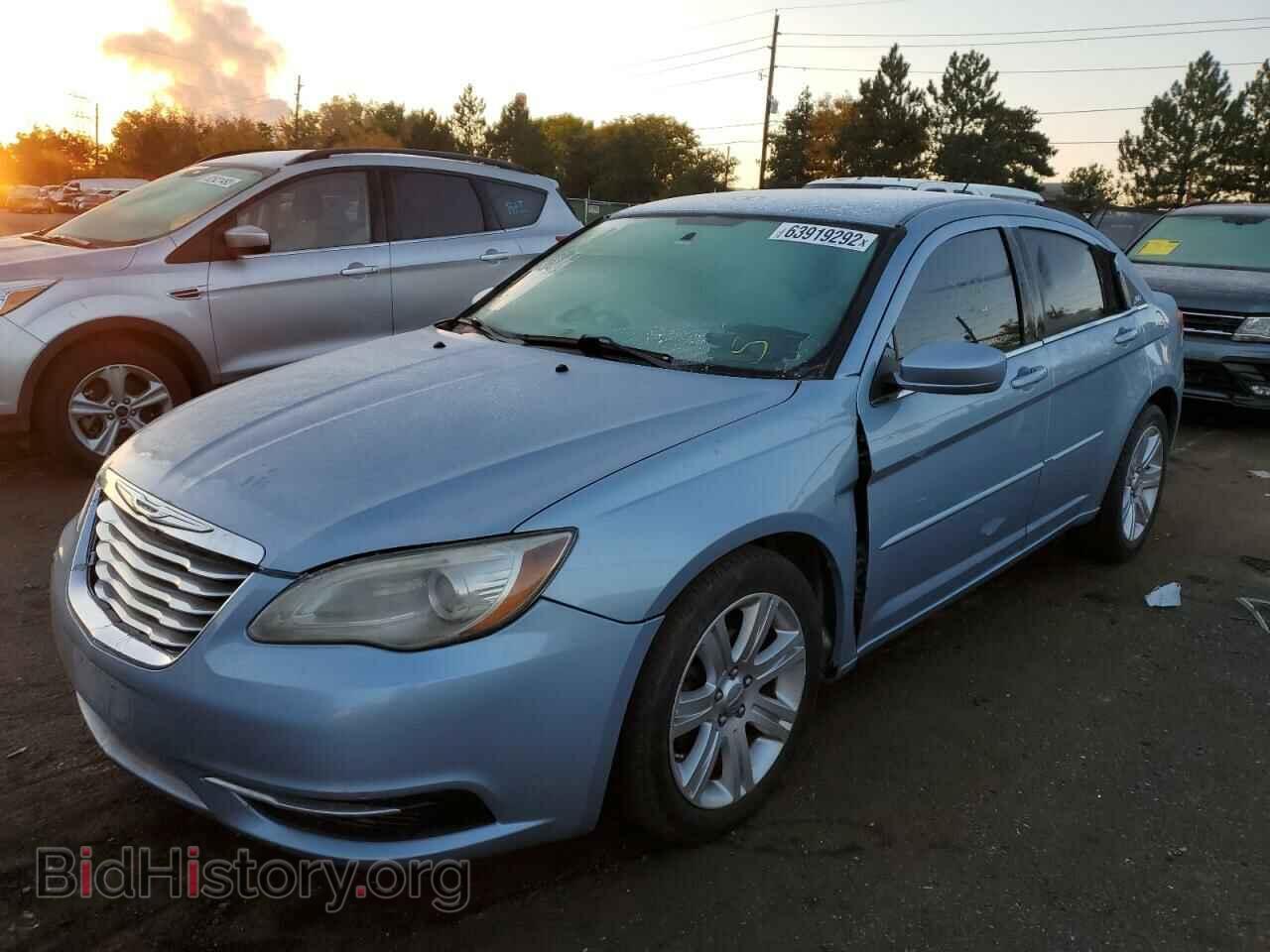 2012 CHRYSLER 200 - VIN: 1C3CCBAG4CN321532 - Фото 2
