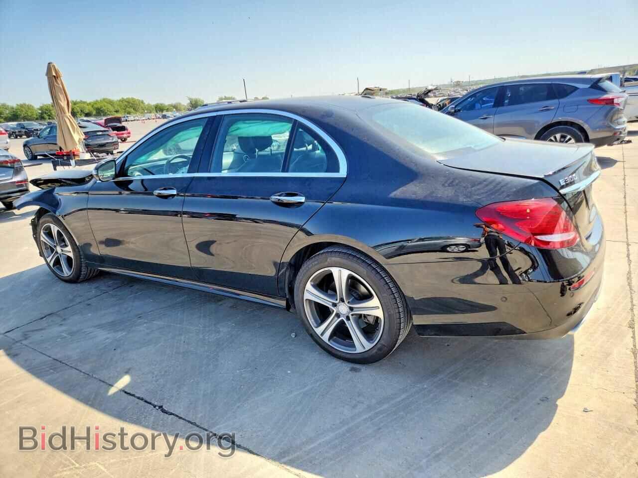 2017 MERCEDES-BENZ E-CLASS - VIN: WDDZF4JB0HA066167 - Фото 2