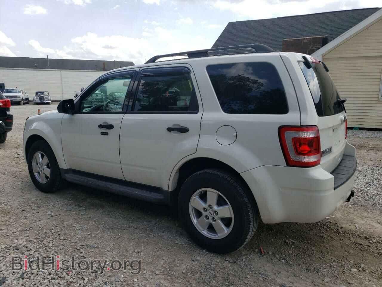 2011 FORD ESCAPE - VIN: 1FMCU9DG6BKA05462 - Фото 2