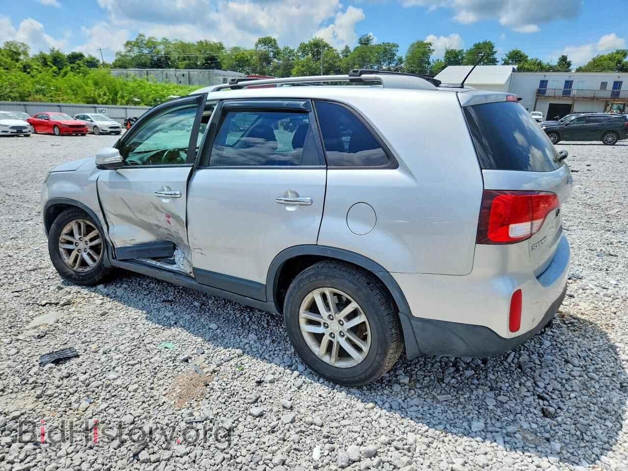 2015 KIA SORENTO - VIN: 5XYKT4A67FG631454 - Фото 2