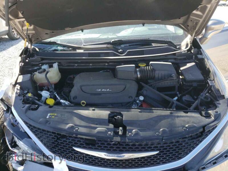 2018 Chrysler PACIFICA (VIN 2C4RC1BGXJR258810) — фото 7 из 10