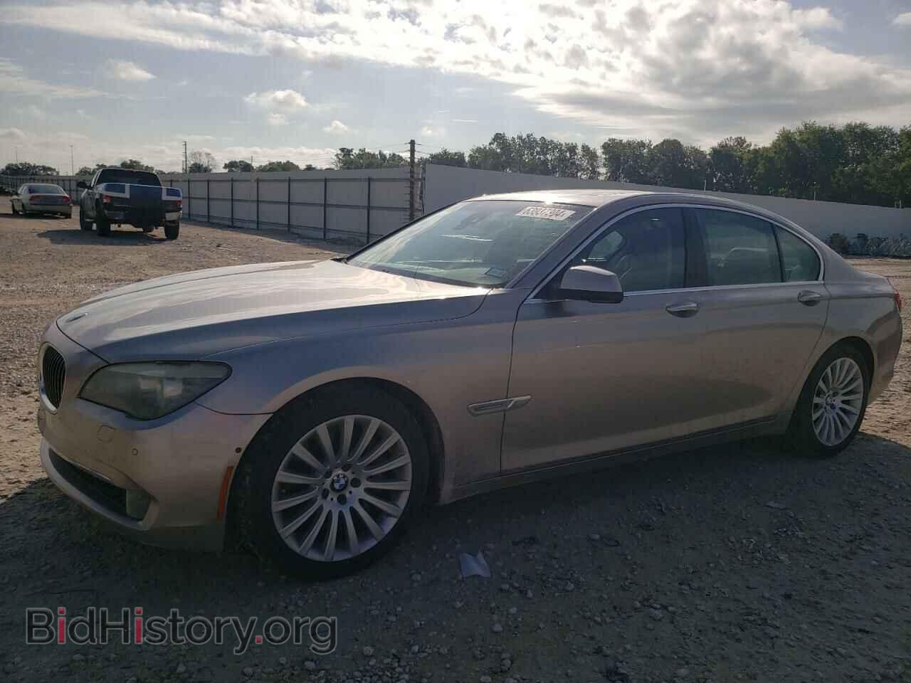 Фотография WBAKA83589CY34893 - BMW 7 SERIES 2009