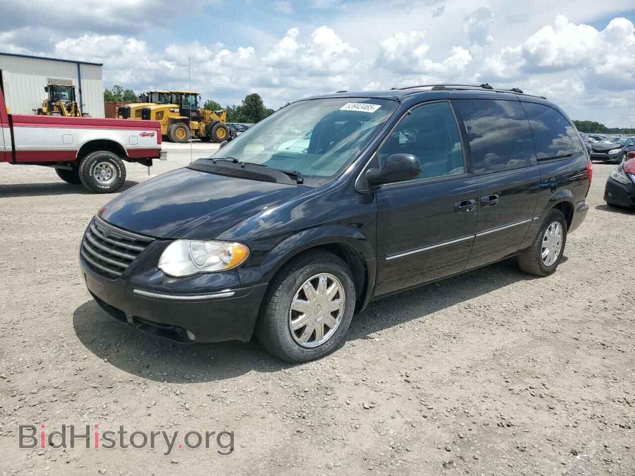 Photo 2C4GP64L85R185512 - CHRYSLER MINIVAN 2005