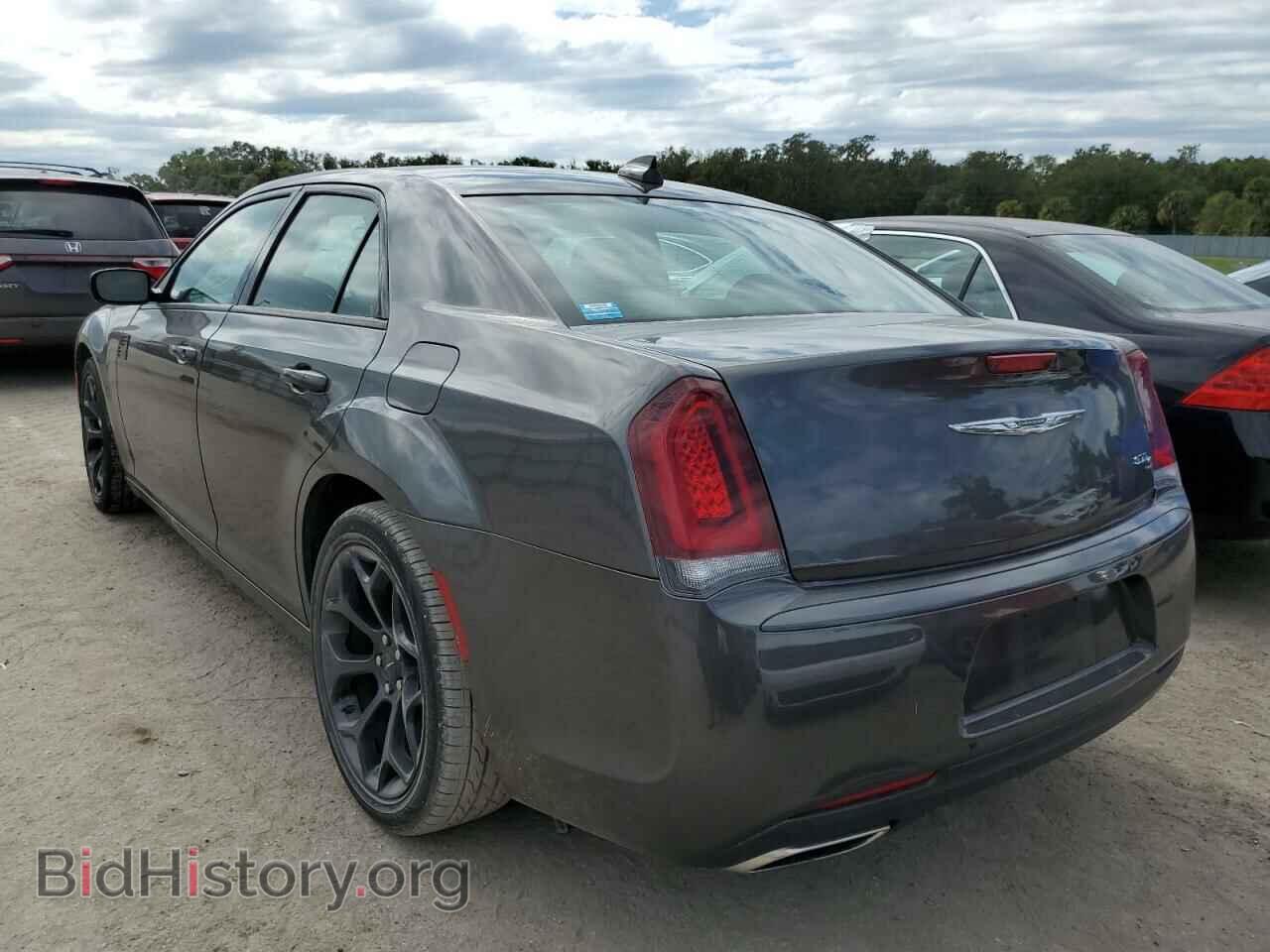 2019 CHRYSLER 300 - VIN: 2C3CCABG3KH689426 - Фото 3