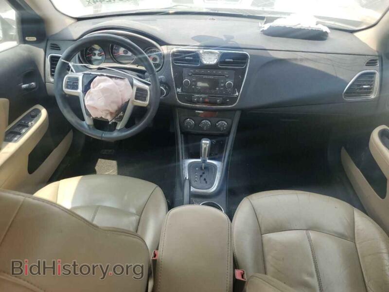 2013 Chrysler 200 (VIN 1C3CCBCG9DN520882) — фото 8 из 12