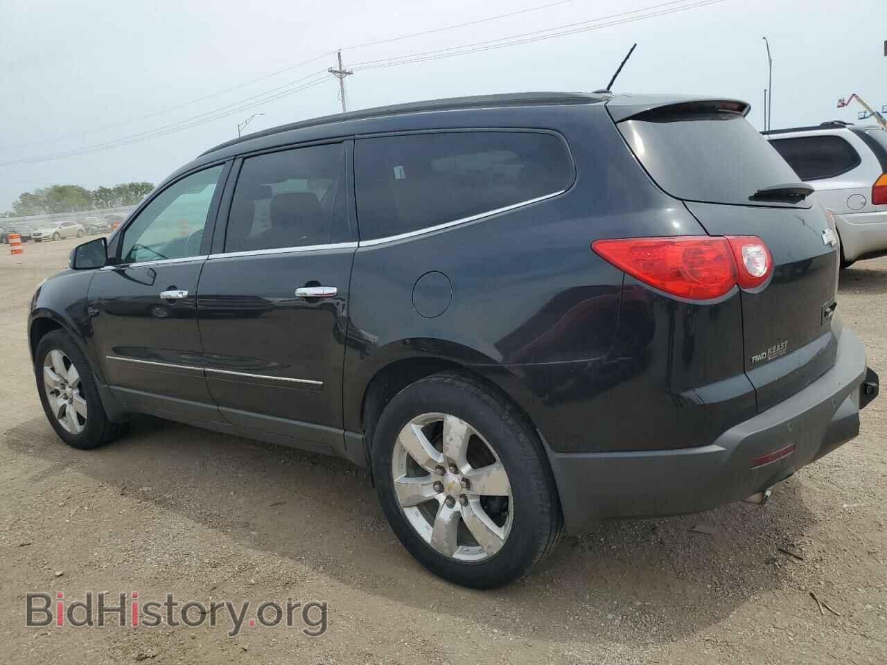 2011 CHEVROLET TRAVERSE - VIN: 1GNKVLED5BJ300919 - Фото 2