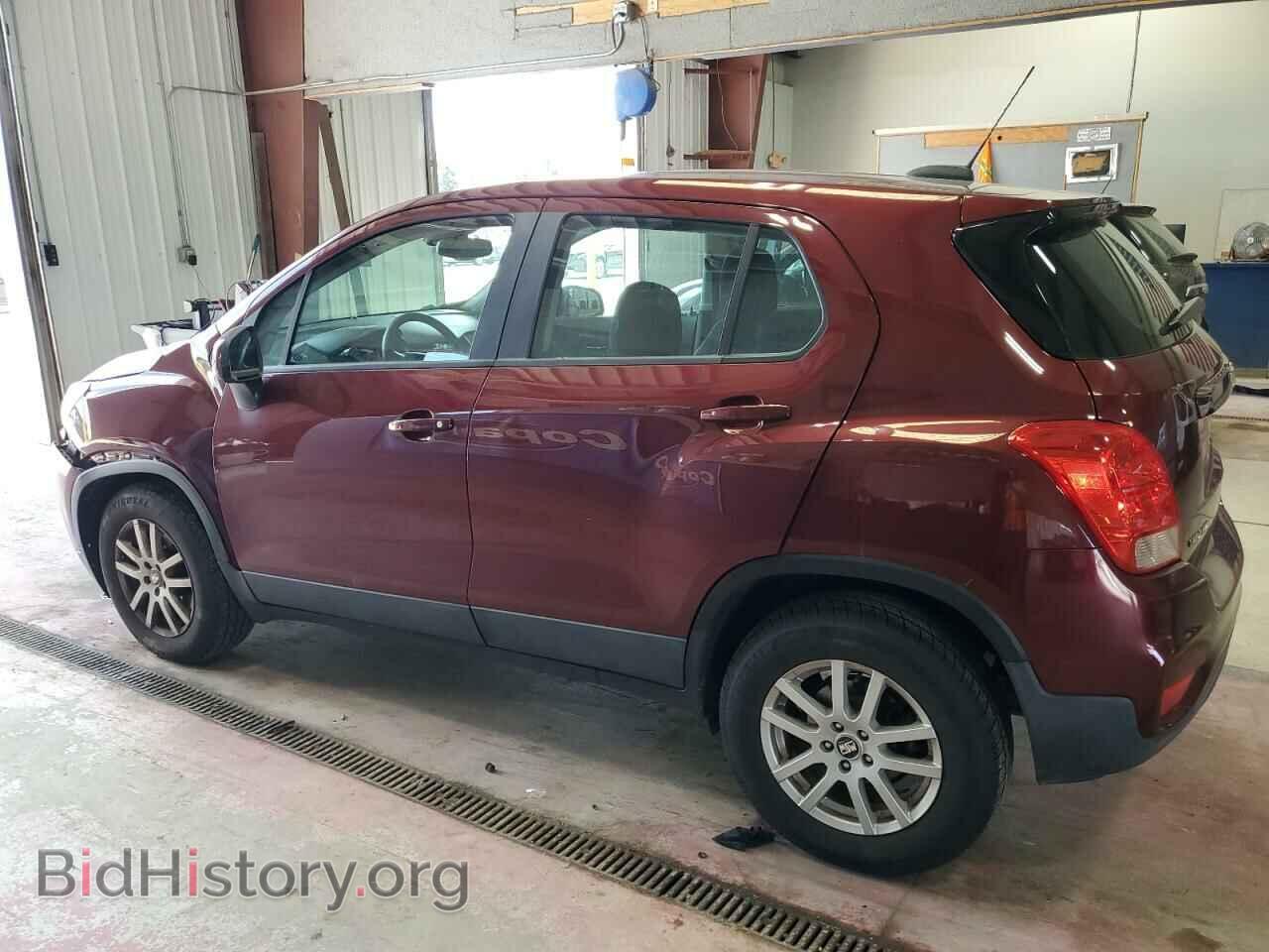 2017 CHEVROLET TRAX - VIN: 3GNCJNSB3HL225637 - Фото 2