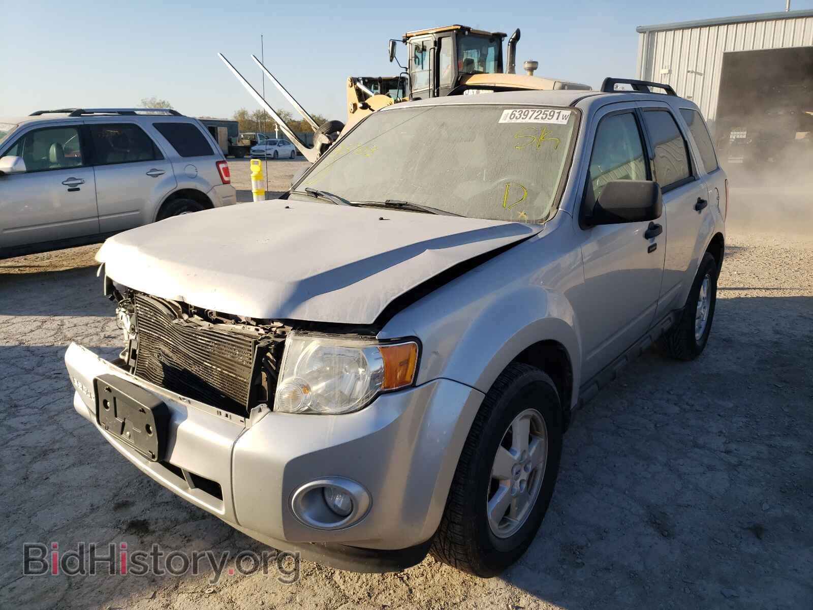 2011 FORD ESCAPE - VIN: 1FMCU0D70BKB13703 - Фото 2