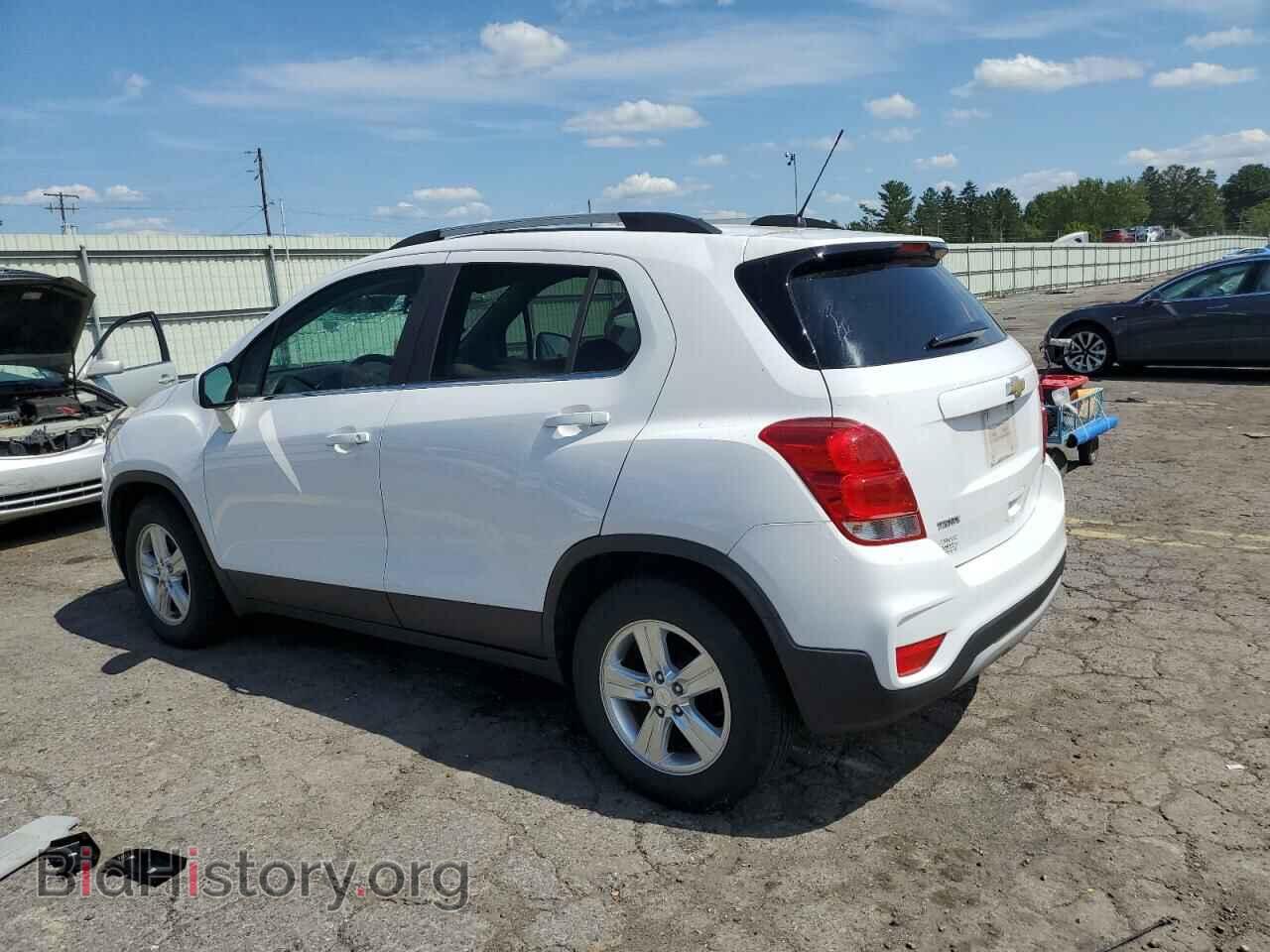 2018 CHEVROLET TRAX - VIN: 3GNCJLSBXJL387873 - Фото 2